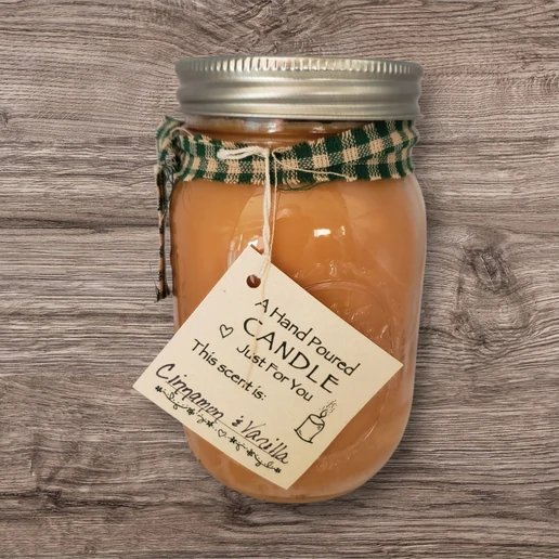 Hand poured Soy Wax Candle with Cinnamon & Vanilla Fragrance.