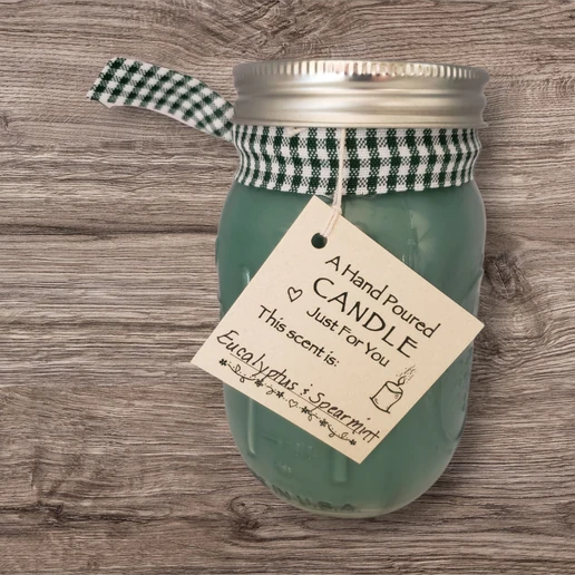 Hand poured Soy Wax Candle with Eucalyptus & Spearmint Fragrance.